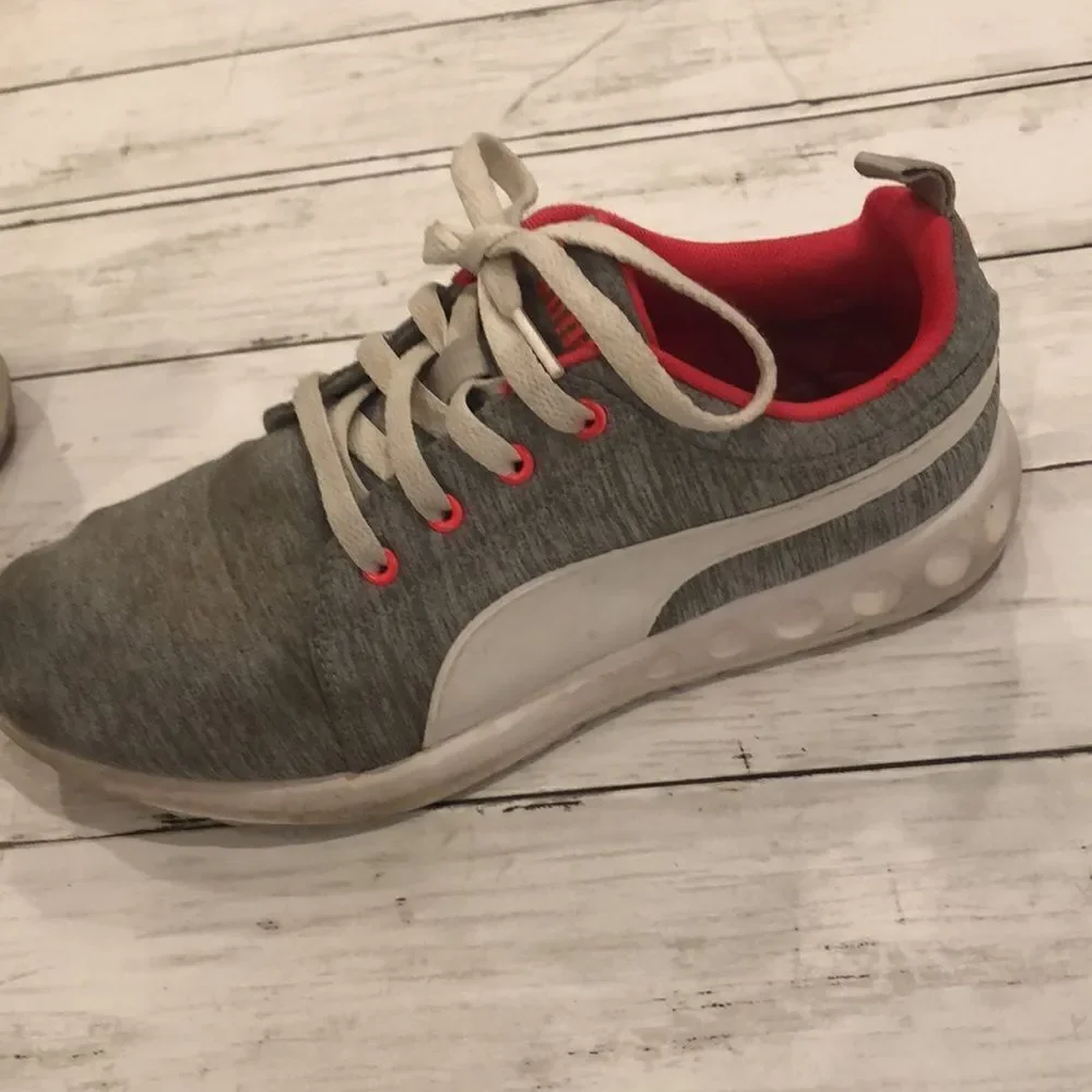 Puma Gray and Pink Everride knit sneakers